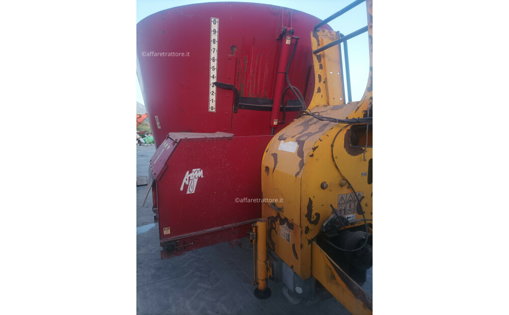 Agm Unifeed W240 Usado - 7