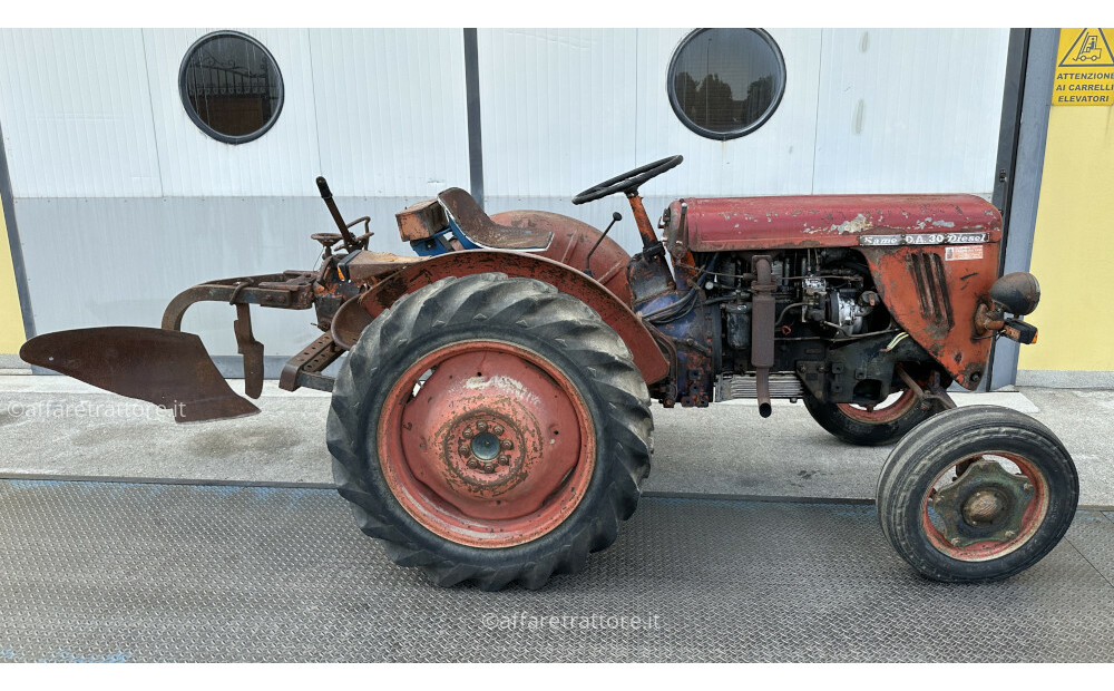 Mismo tractor DA30 - 32 CV - 16