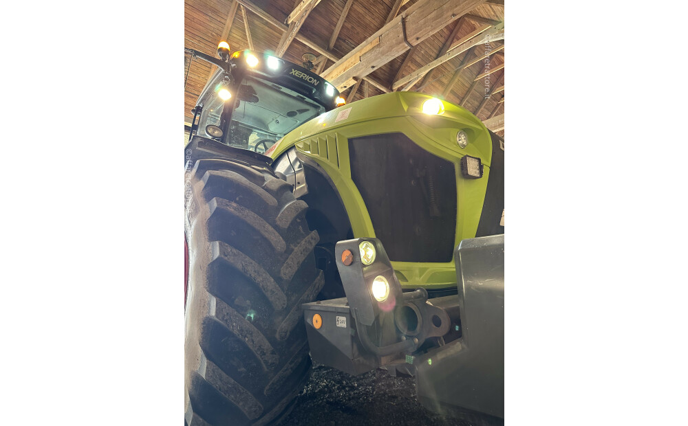 Claas 783 XERION Usado - 3