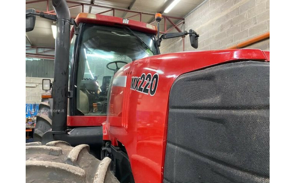 Case IH MAGNUM MX 220 Usado - 2