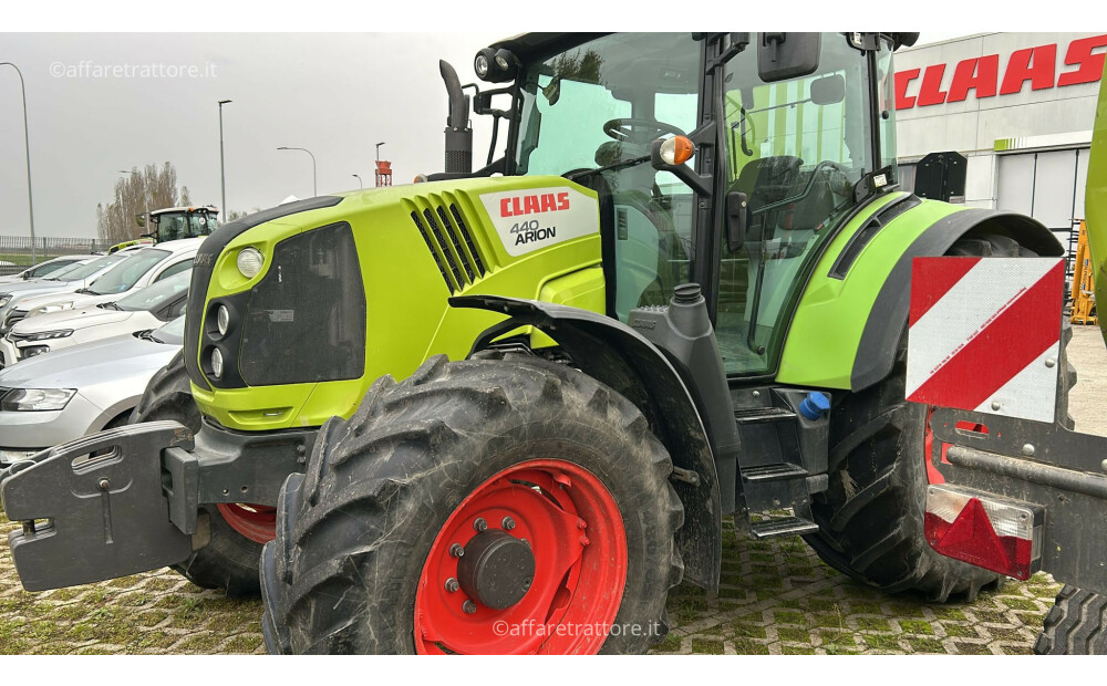 Claas ARION 440 Usado - 2