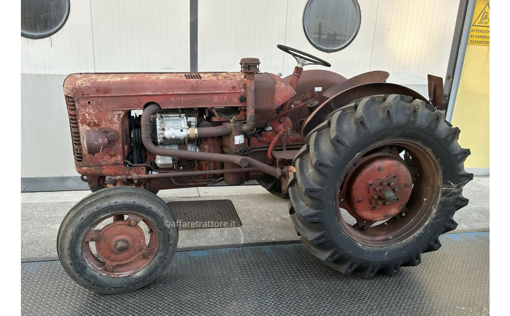 Tractor Motomeccanica RD-98 - 38 CV - 1