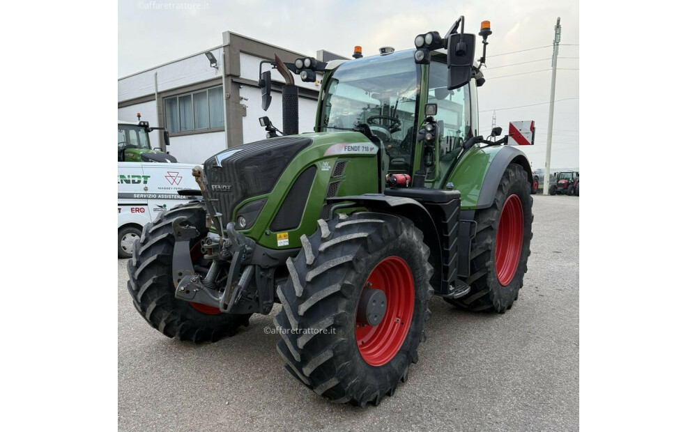 Fendt 718 vario S4 Usado - 2