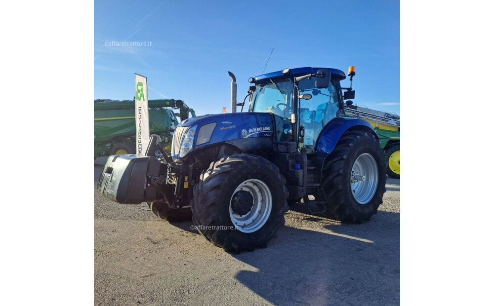 New Holland T7.270 AUTOCOMMAND BLUE POWER Usado - 1