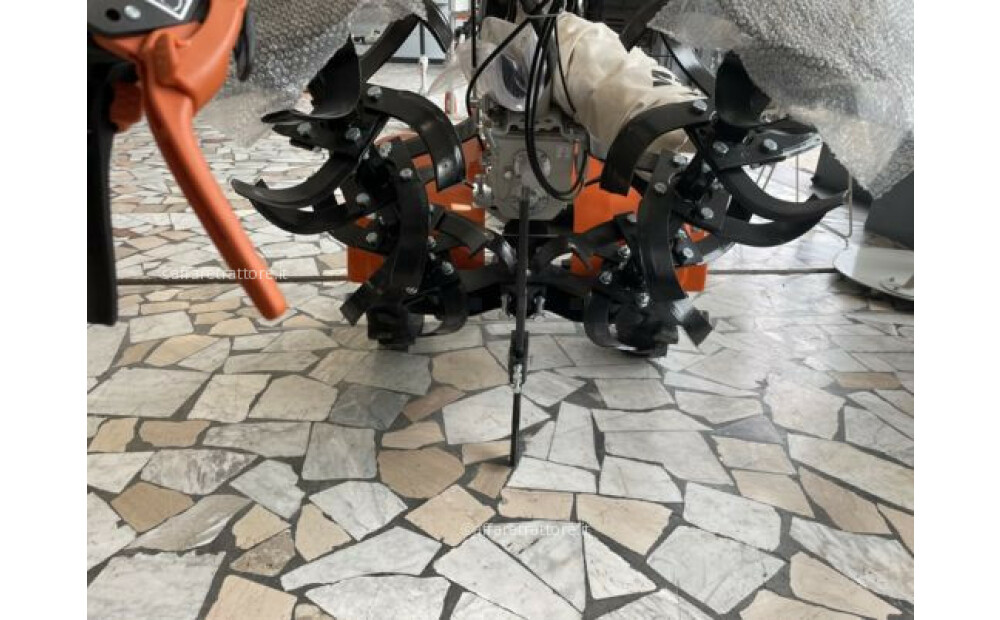 Motozappa Stihl MH 700 NUOVA 252 CC 7,1 CV benzina Nuovo - 9