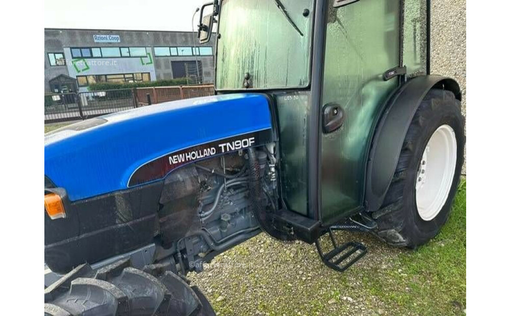 New Holland TN 90 F D T Usado - 3