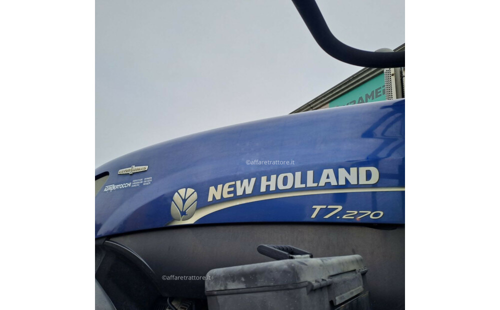 New Holland T7.270 AUTOCOMMAND BLUE POWER Usado - 9