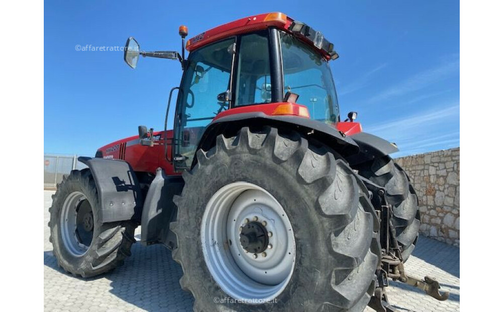 Case IH MAGNUM MX 220 Usado - 3