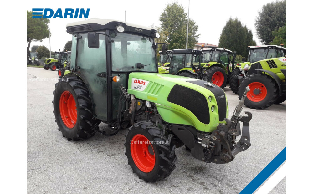 Tractor CLAAS NEXOS 240 VL / 958 - 1