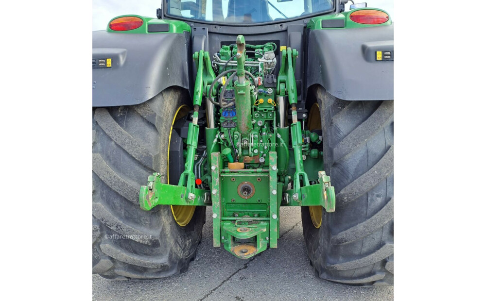 John Deere 6215R Usato - 6