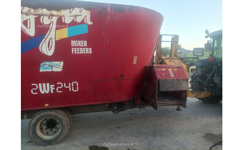 Agm Unifeed W240 Usado - 11