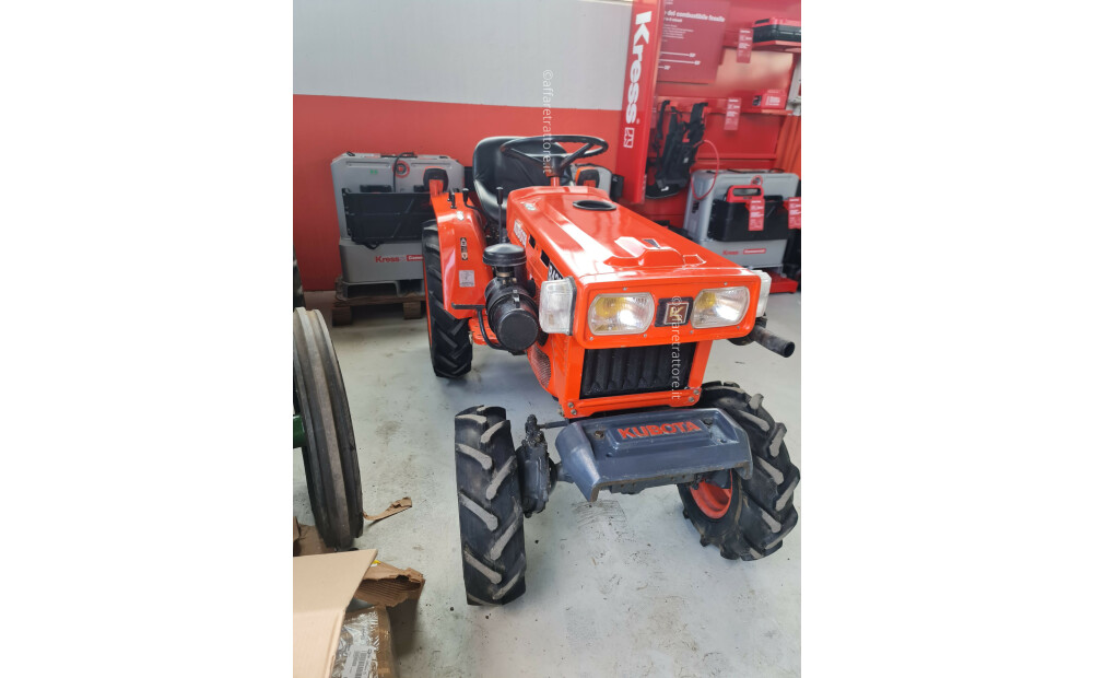 TRACTOR Kubota B4200 Usado - 4