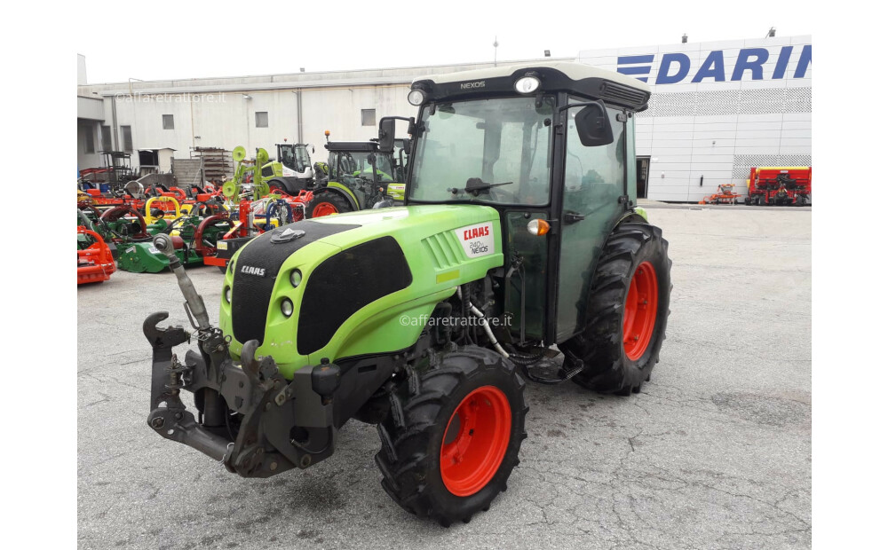 Tractor CLAAS NEXOS 240 VL / 958 - 2