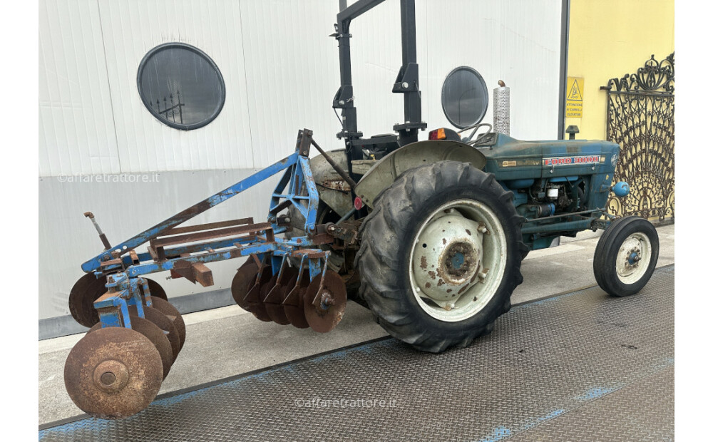 Tractor Ford 3000 - 50 CV - 10