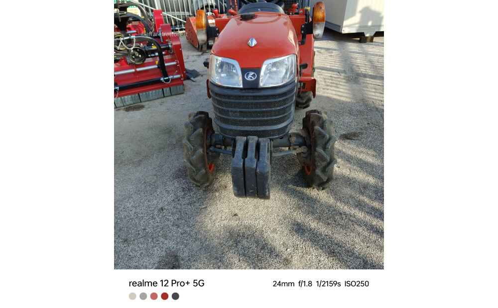 Kubota B1121 Usado - 9