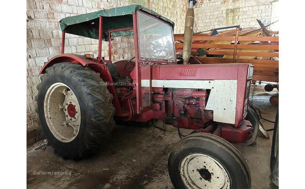 International Harvester 824 Usato - 2