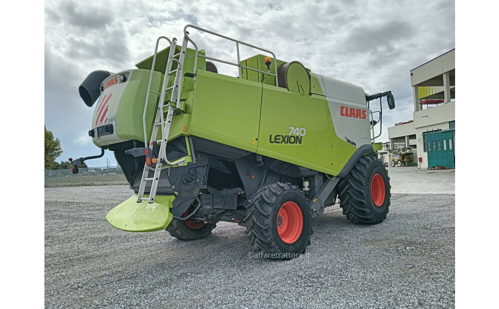 Claas LEXION 740 Usado - 11