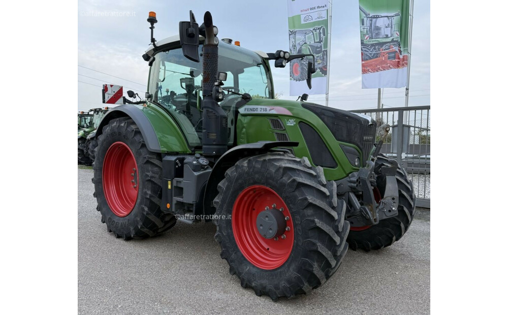 Fendt 718 vario S4 Usado - 3