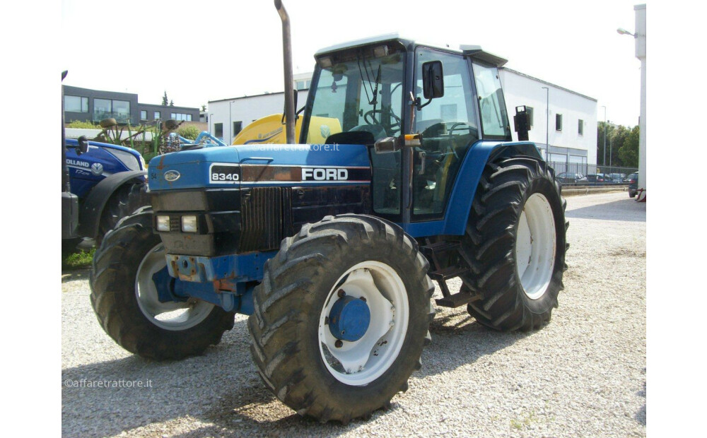 Ford 8240 SLE Usato - 2