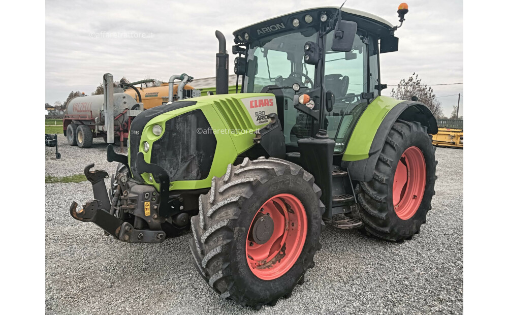 Claas ARION 530 Usado - 3