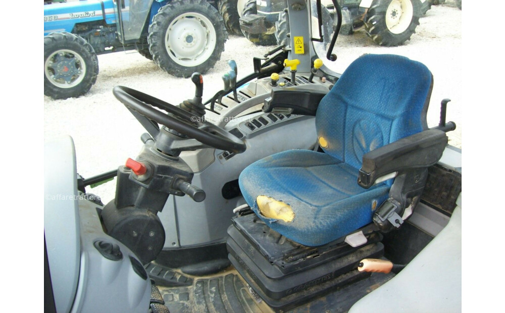 New Holland T6020 Usato - 3