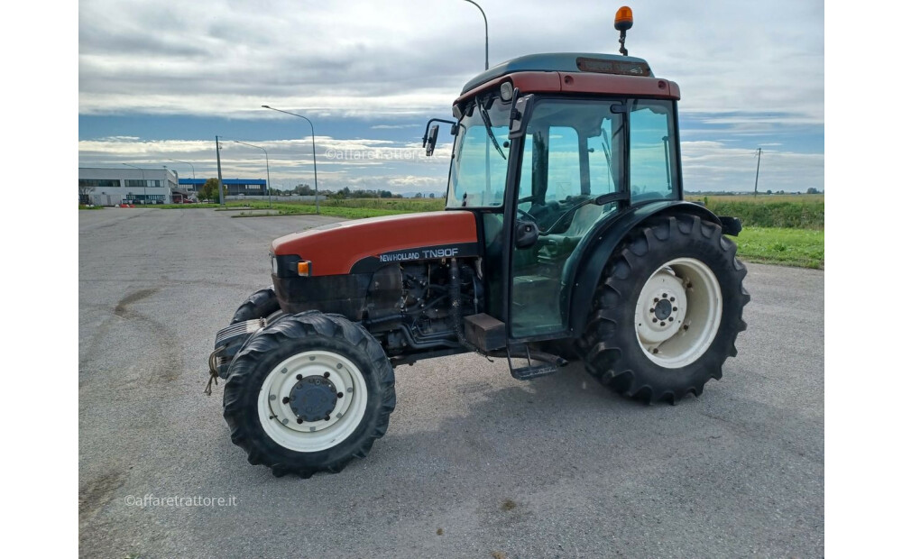 New Holland TN90F Usado - 1