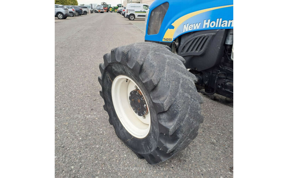 New Holland 4050 Usado - 8