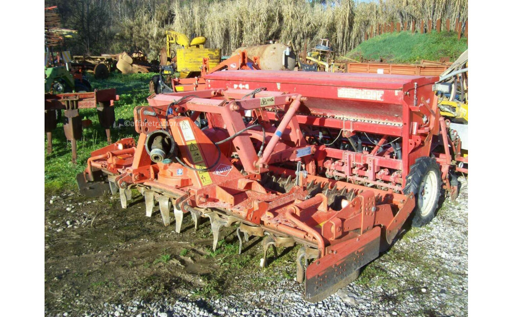 Gaspardo M 300 F23 + Kuhn HR 3003 D Usado - 1