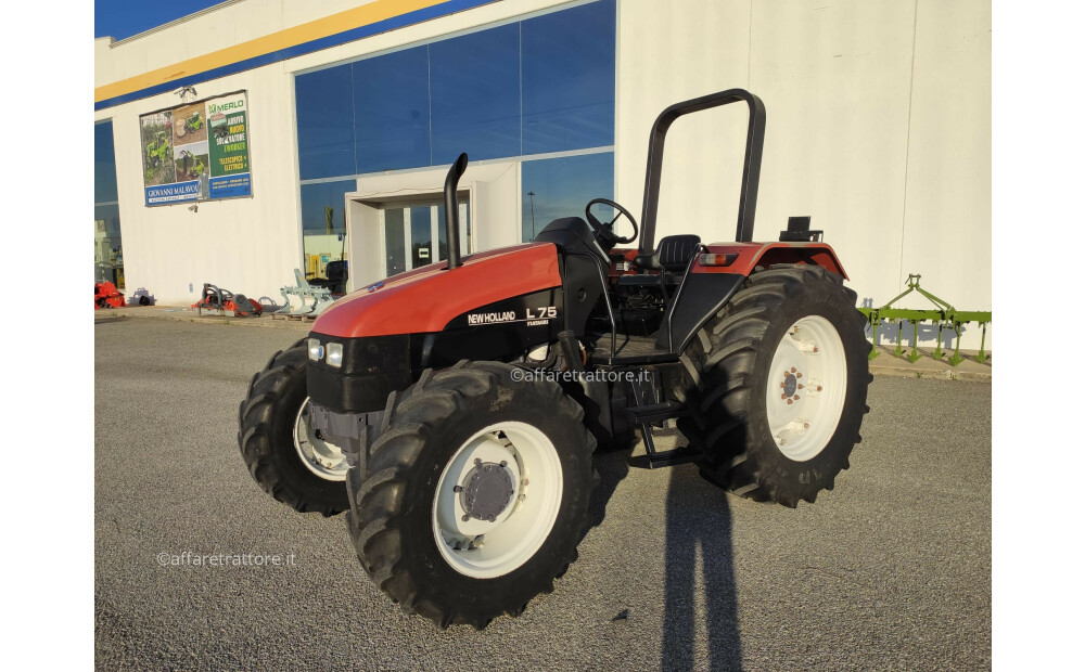 Trattore usato New Holland L 75 - 4