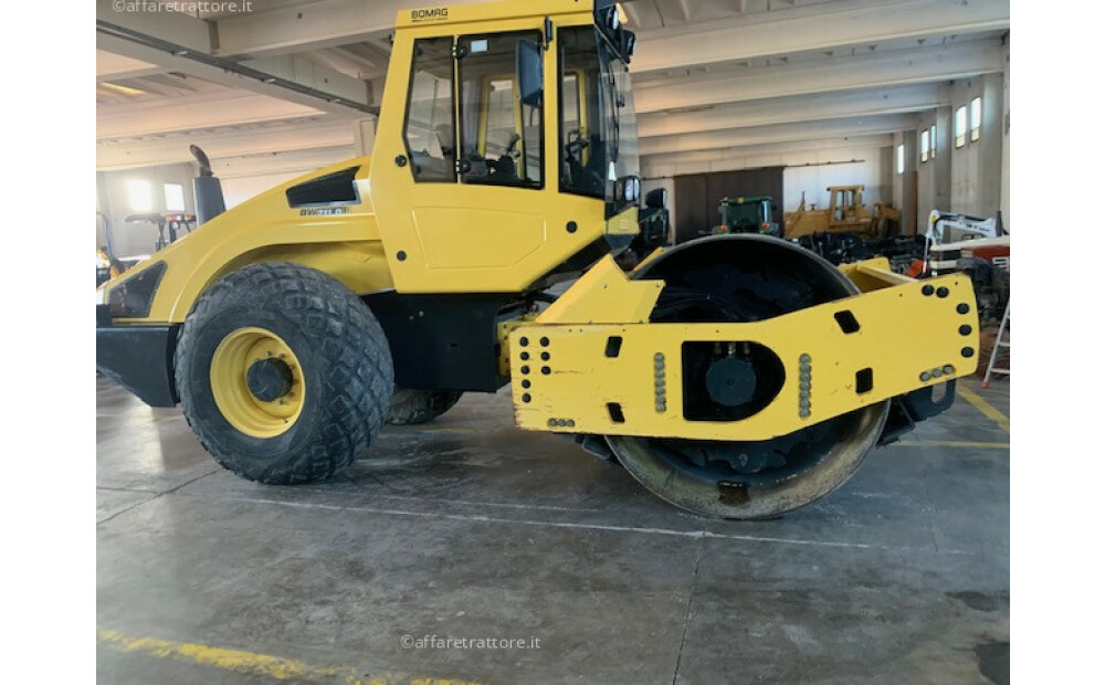 BOMAG BW 211 D-4 Usato - 5