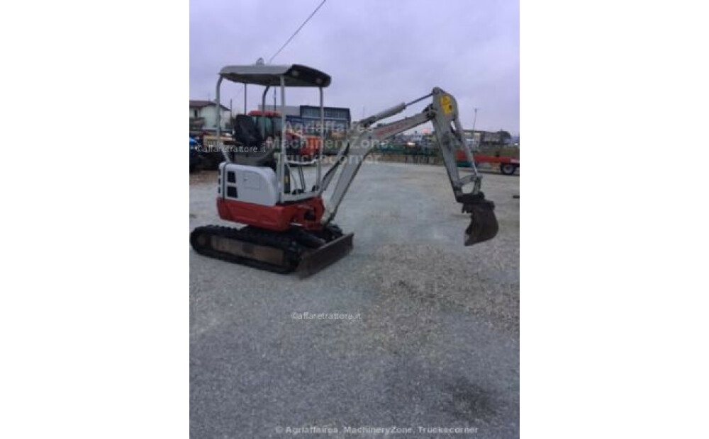 Takeuchi TB215R Usato - 3