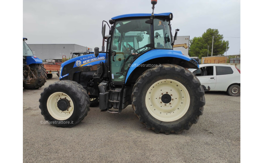 Tractor New Holland T5 105 usado - 2