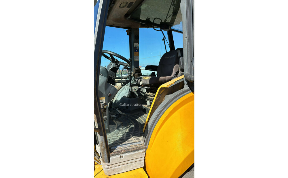 NEW HOLLAND B115-4PS Usado - 2