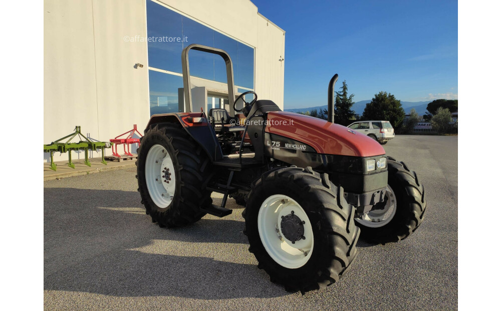 Trattore usato New Holland L 75 - 3