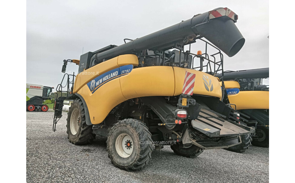 New Holland CR 7.90 Usado - 10