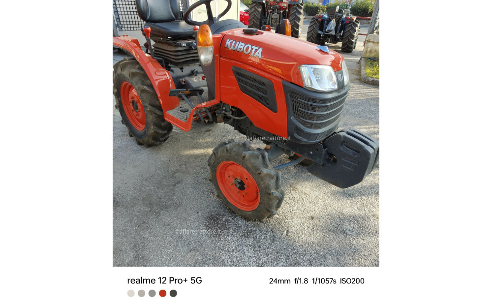 Kubota B1121 Usado - 13