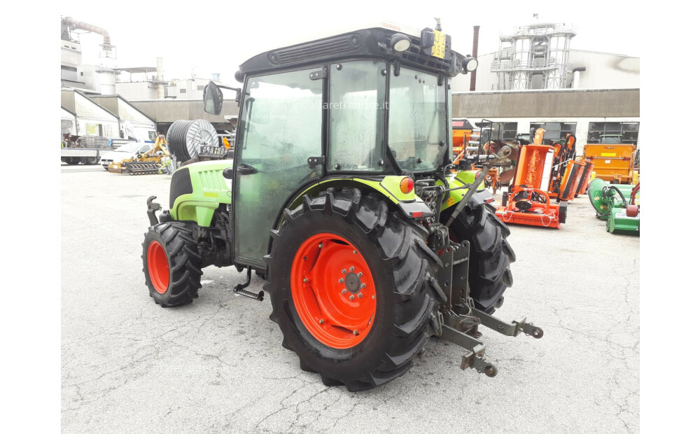 Tractor CLAAS NEXOS 240 VL / 958 - 6