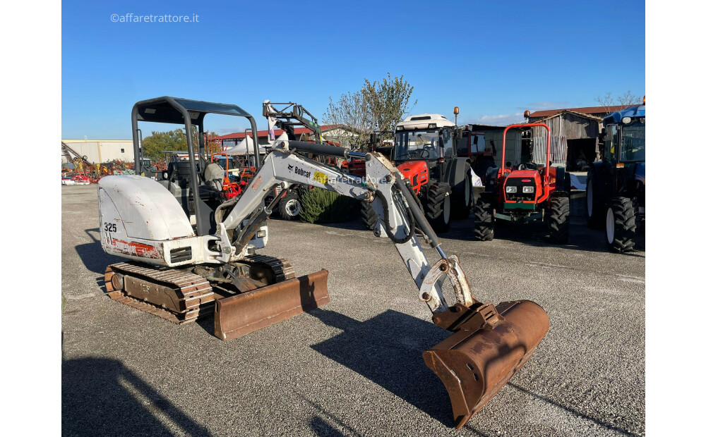 Bobcat 325 Usado - 2