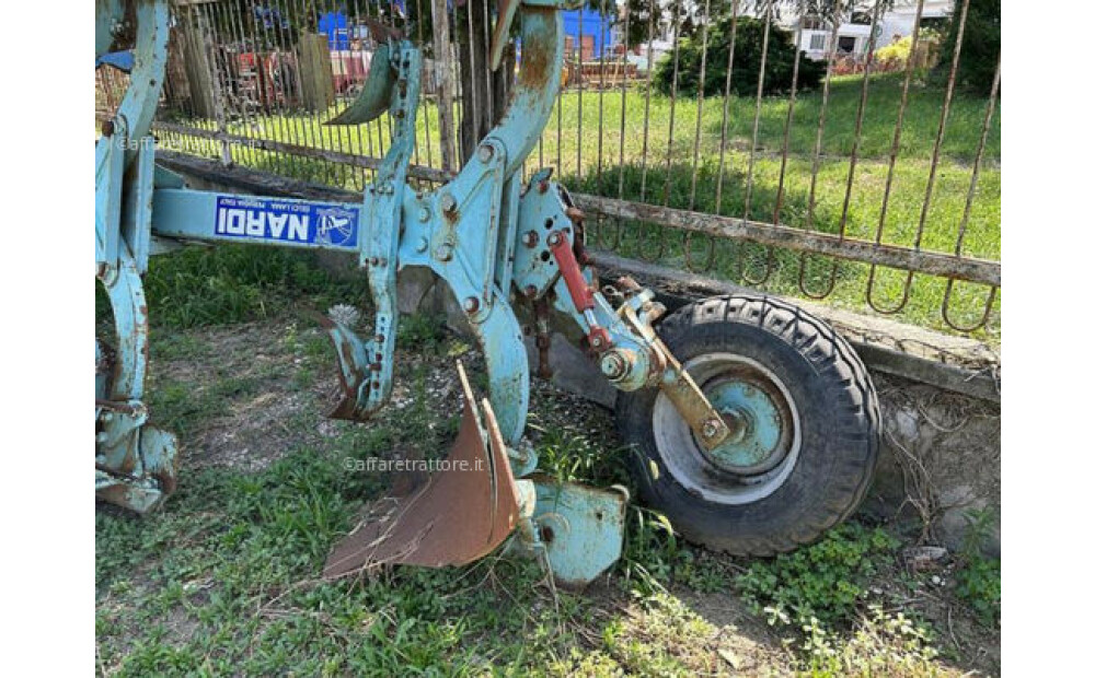 Nardi Aratro Trivomere fuorisolco Usato - 5