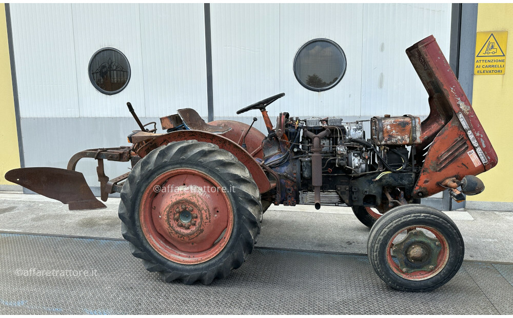 Mismo tractor DA30 - 32 CV - 14