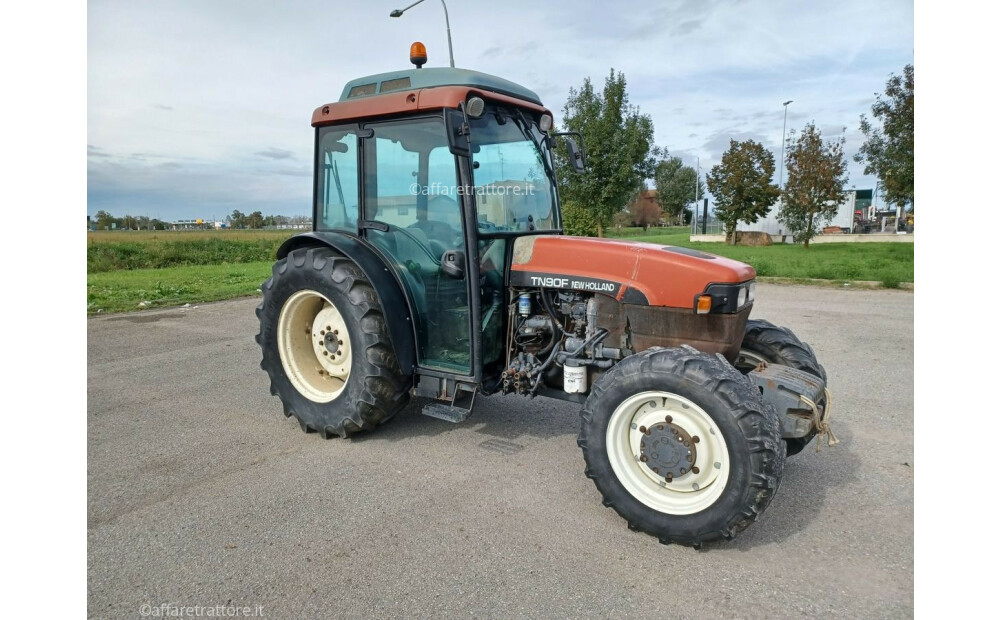 New Holland TN90F Usado - 4