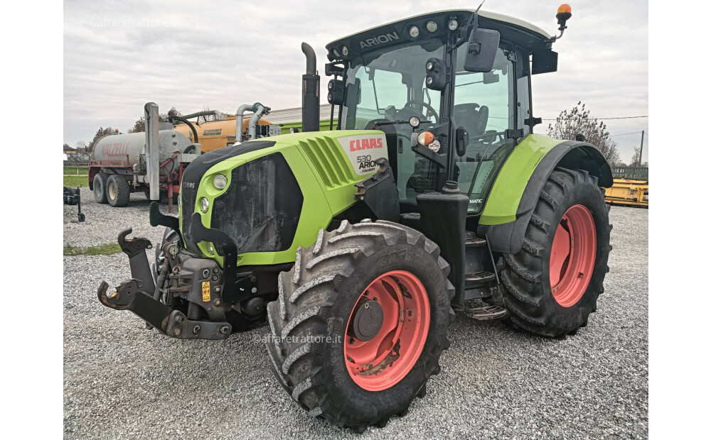 Claas ARION 530 Usado - 1