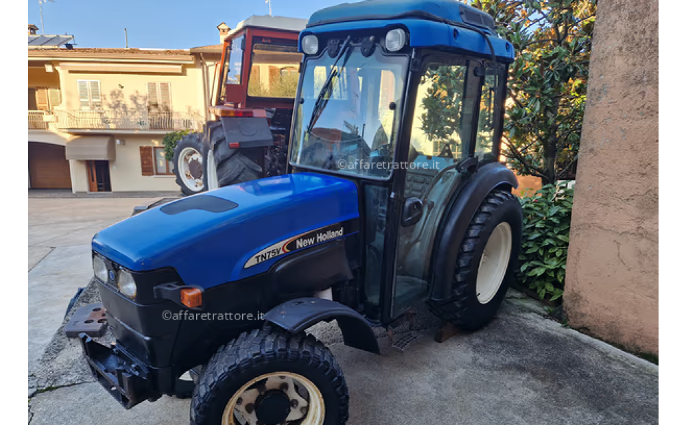 New Holland TNV 75 Usado - 1