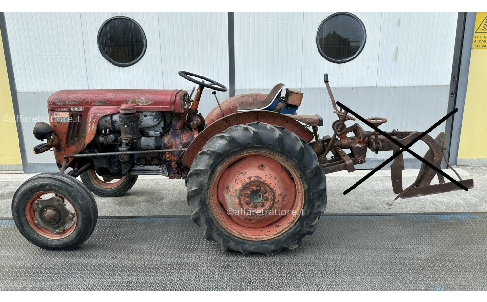 Mismo tractor DA30 - 32 CV - 4