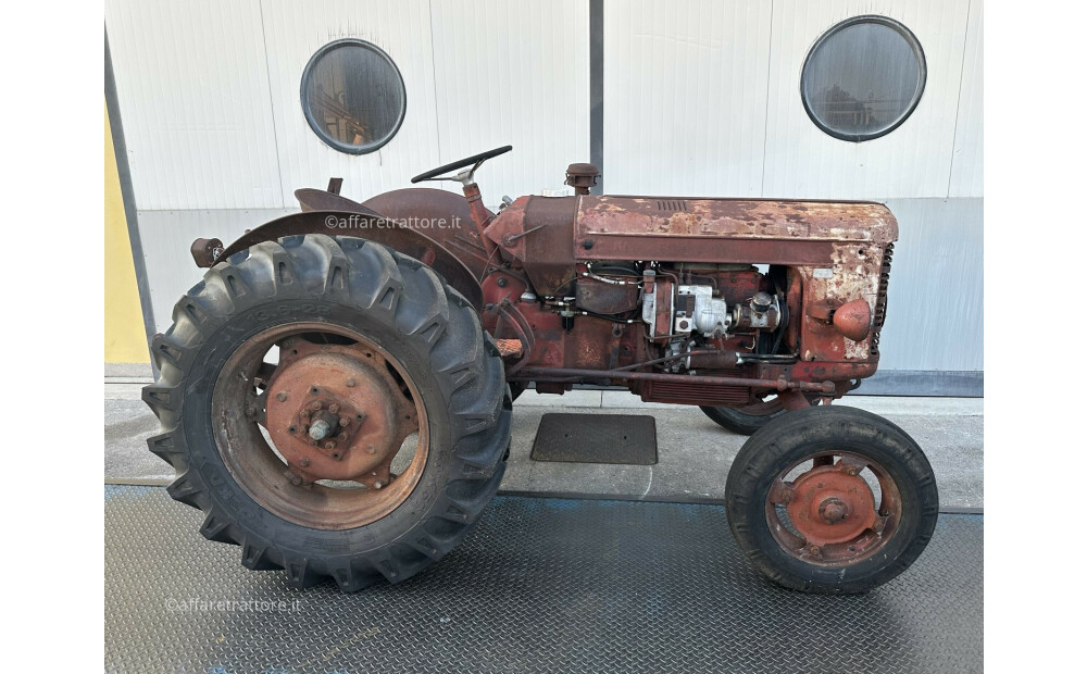 Tractor Motomeccanica RD-98 - 38 CV - 6